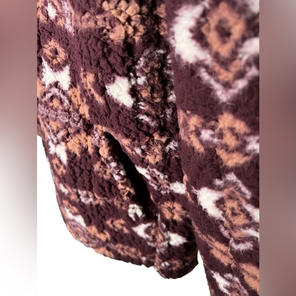 Wrangler Women’s Retro Southwestern Print Fleece Quarter Zip Sweater - Picture 8 of 14